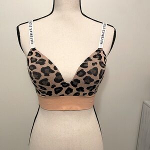 Victoria’s Secret padded bra no underwire size M